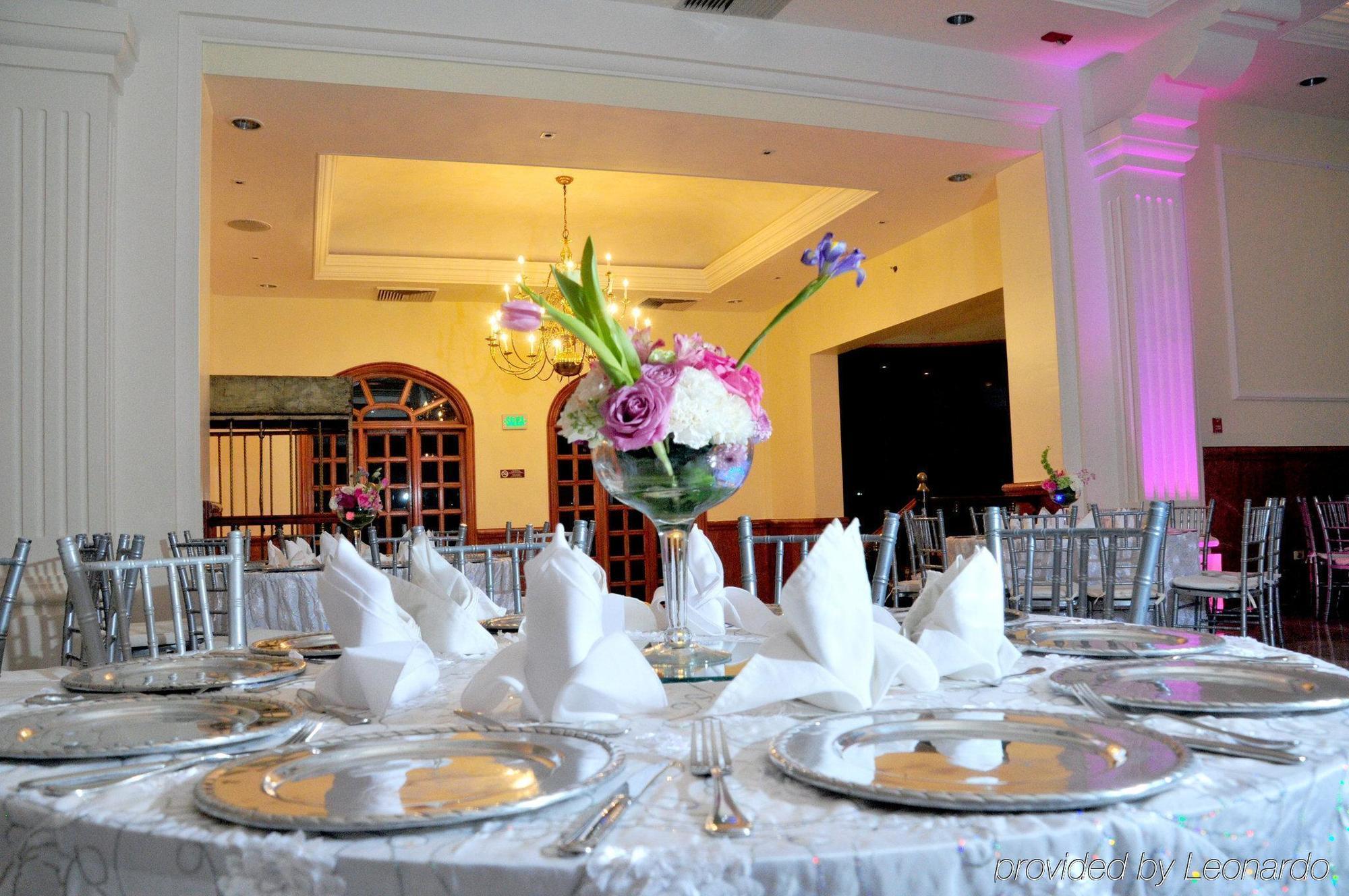 Holiday Inn Monclova By Ihg Exterior foto