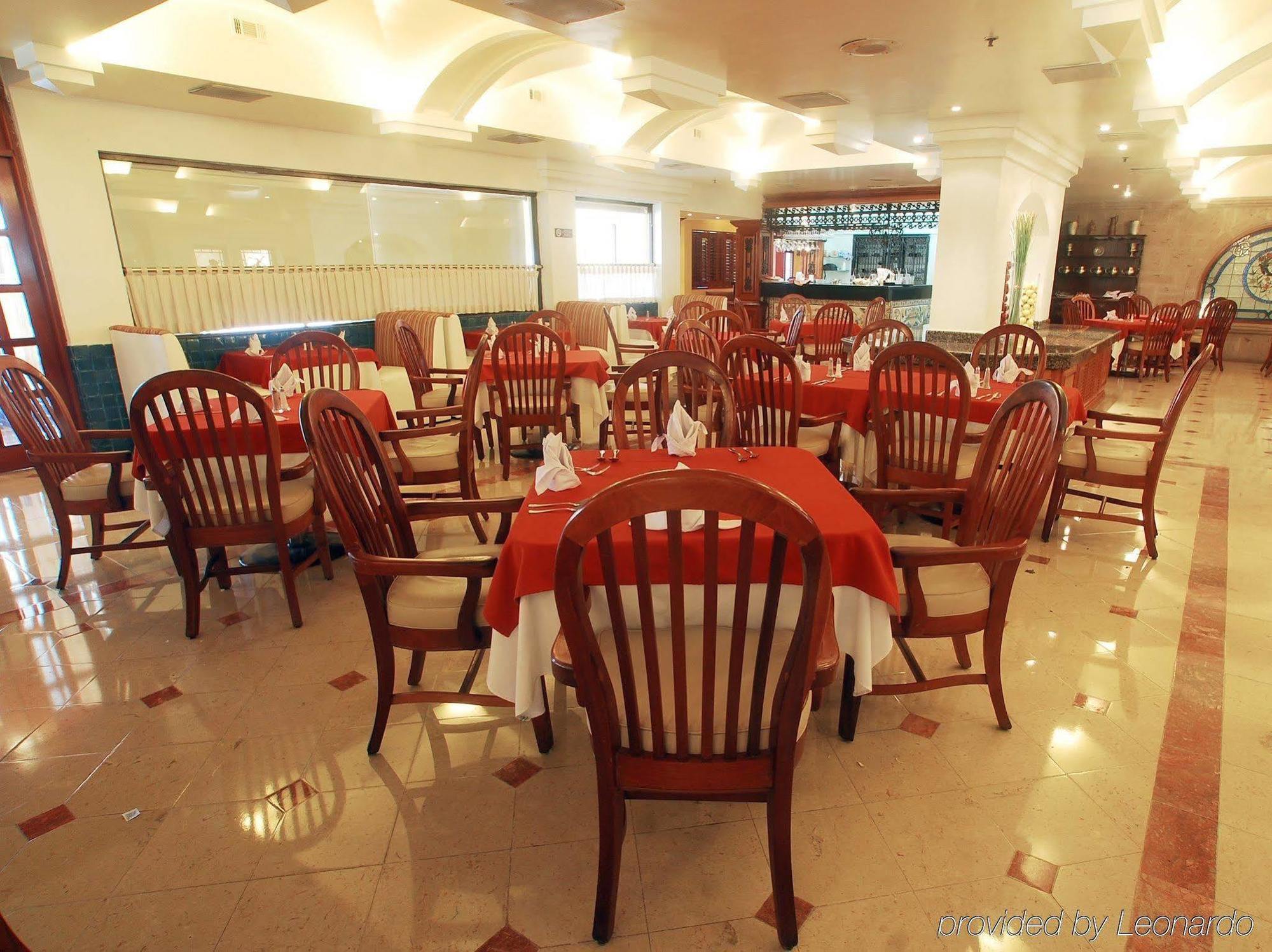 Holiday Inn Monclova By Ihg Exterior foto